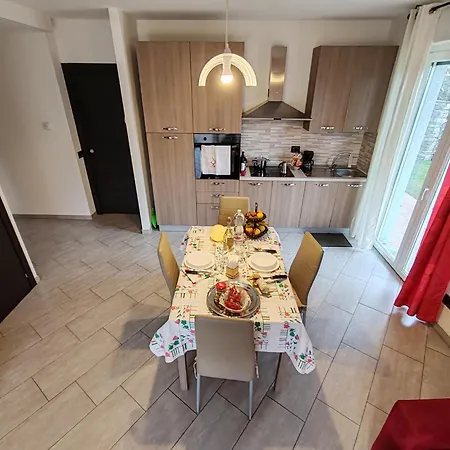 דירה Kira 1 ורבאניה